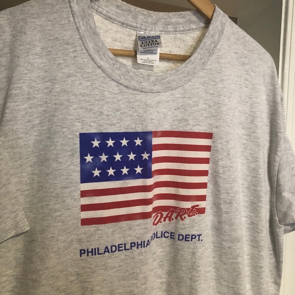 Men’s Philadelphia Police D.A.R.E. T-Shirt - Picture 4 of 5